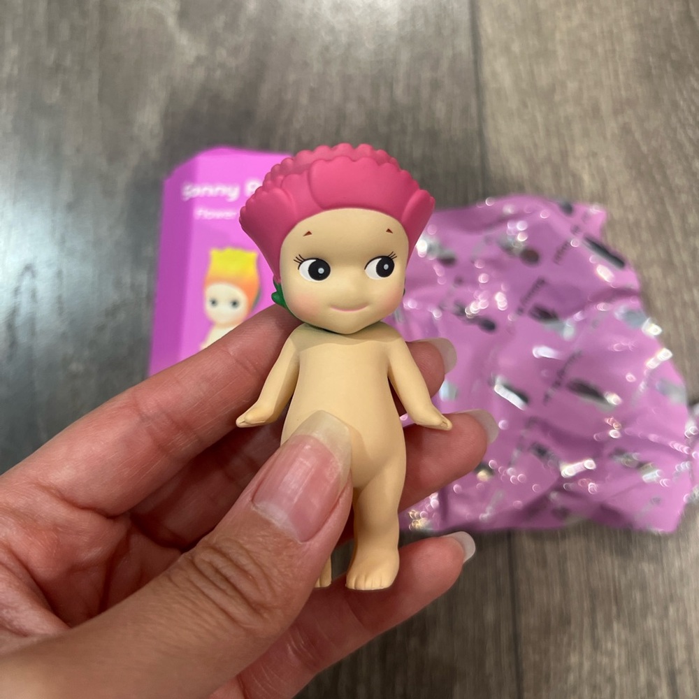 Brand NEW Sonny Angel Flower Series Mini Figure - carnation